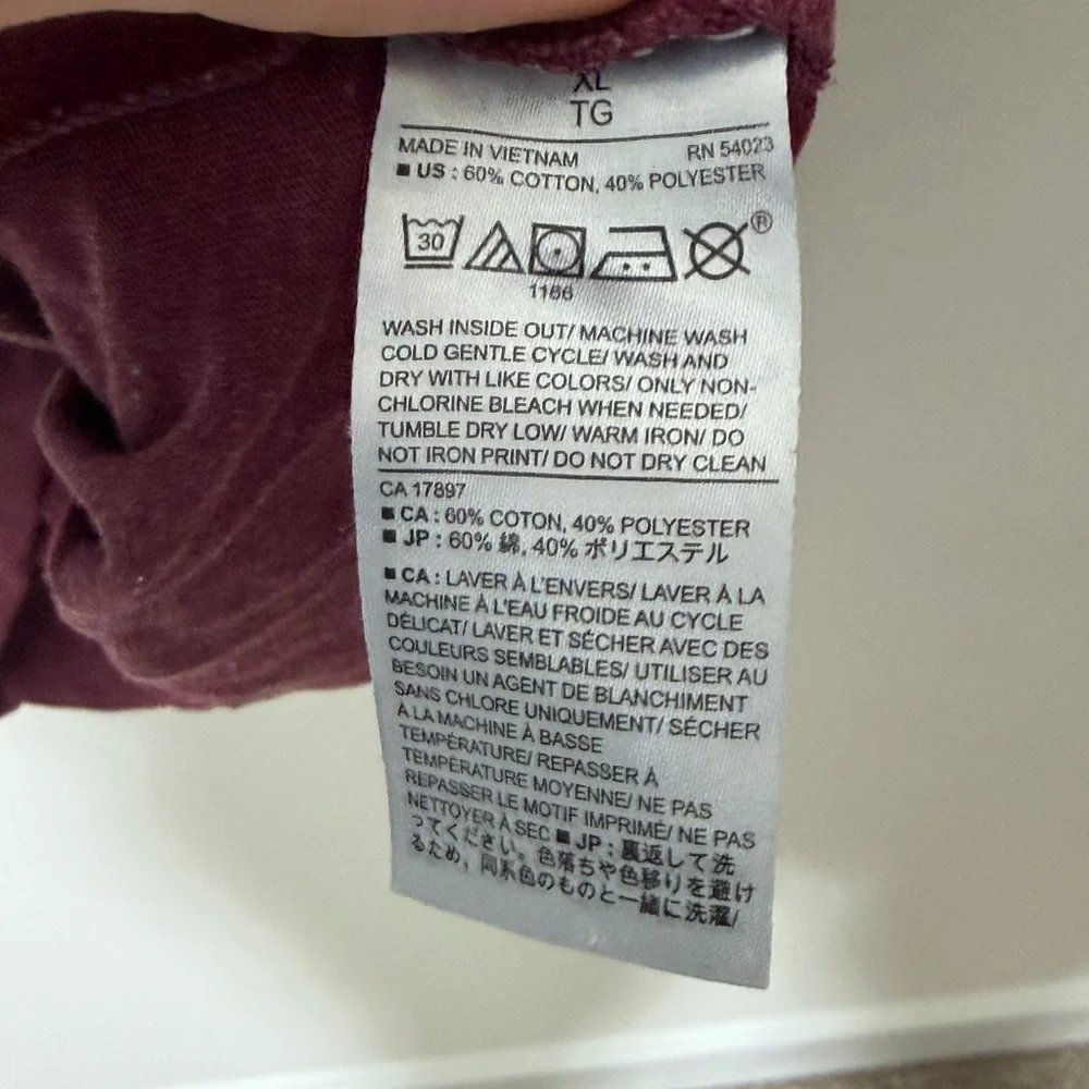 Banana Republic Men's Crew Neck Tee in Deep Wine